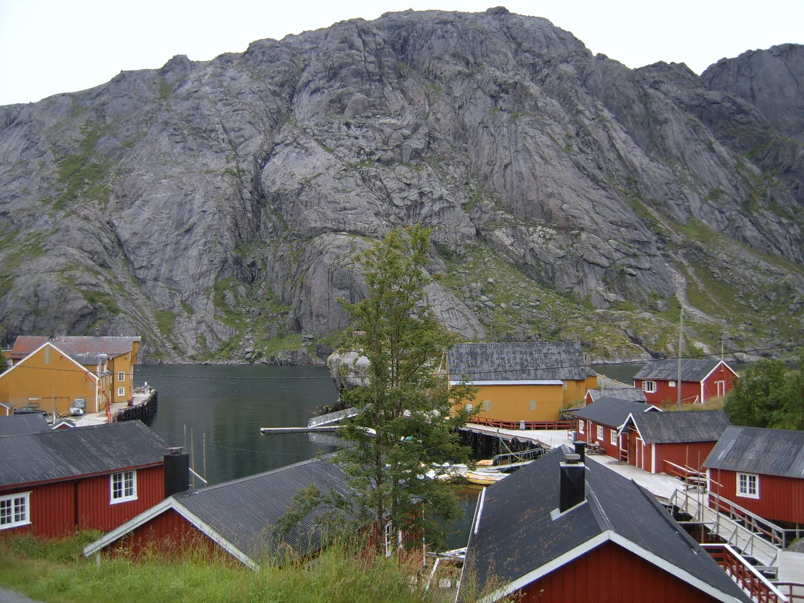 Brygga og trehusene i Nusfjord